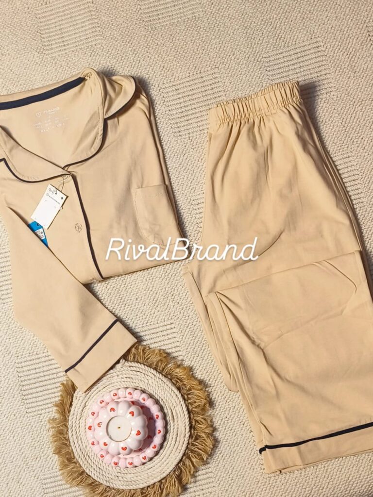 بيجامة حريمي زراير كم Primark -لون بيج